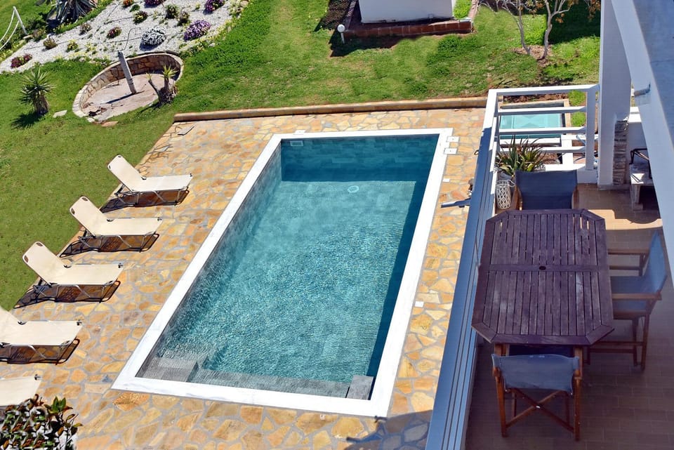 Patio, Day, Garden, Garden view, Pool view, Swimming pool, sunbed