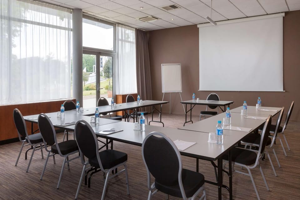 Meeting/conference room