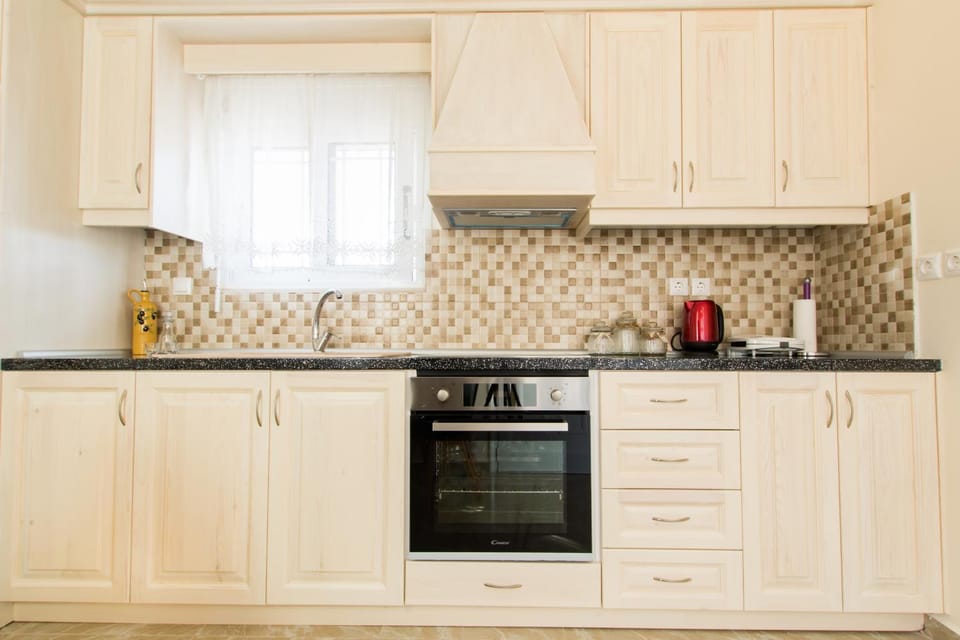 Kitchen or kitchenette, Communal kitchen