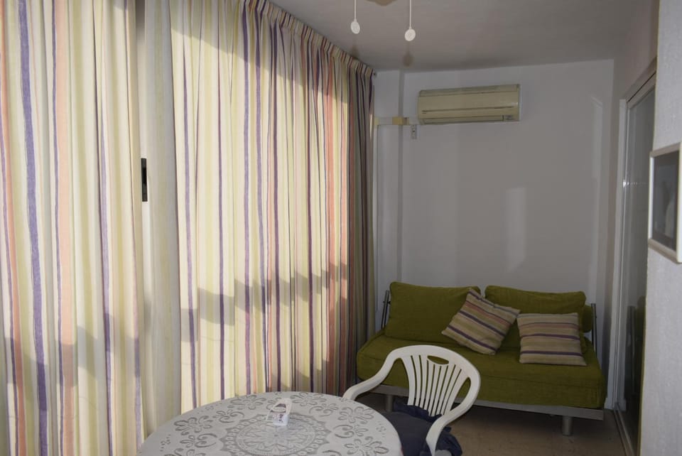 Balcony/Terrace, Living room, Seating area, Dining area