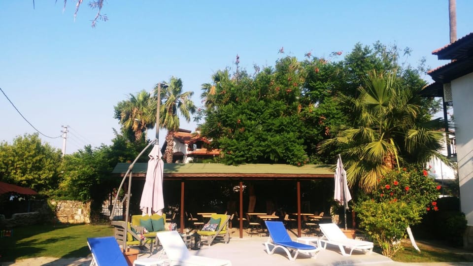 Restaurant/places to eat, Swimming pool, Swimming pool