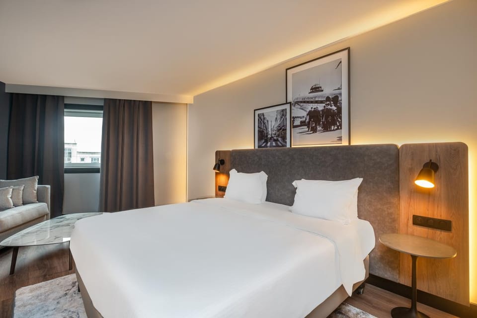 Property building, children, young children, soundproof