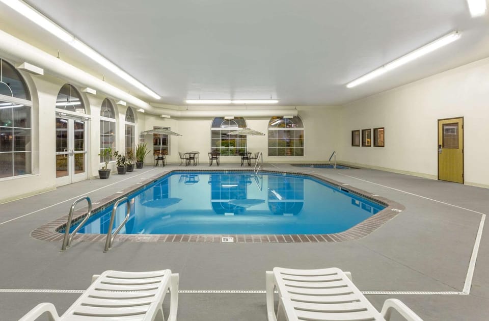 On site, Pool view, Swimming pool, Swimming pool