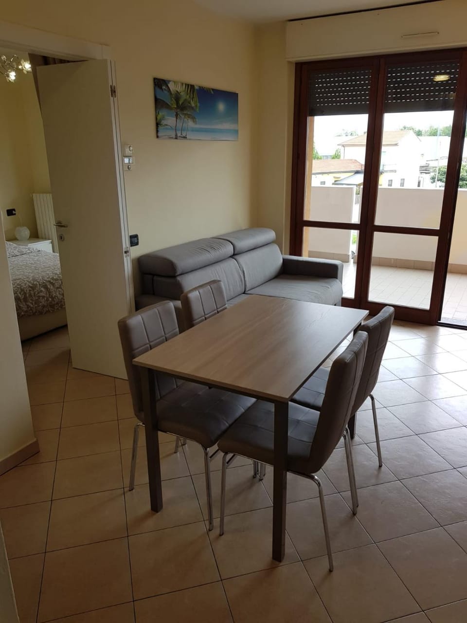 Bellissimo appartamento a 10 minuti da malpensa MXP - vicino milano e lago maggiore, vicino a supermercati, palestra e cinema, SELF CHECK- IN Apartment in Lombardy