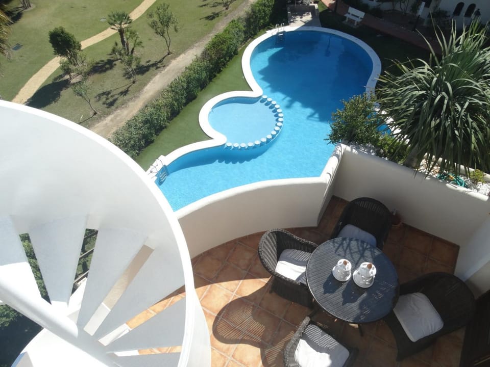 Balcony/Terrace, Pool view