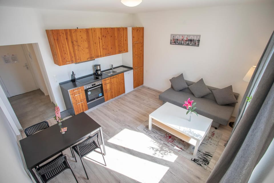 Kitchen or kitchenette, Seating area, Dining area