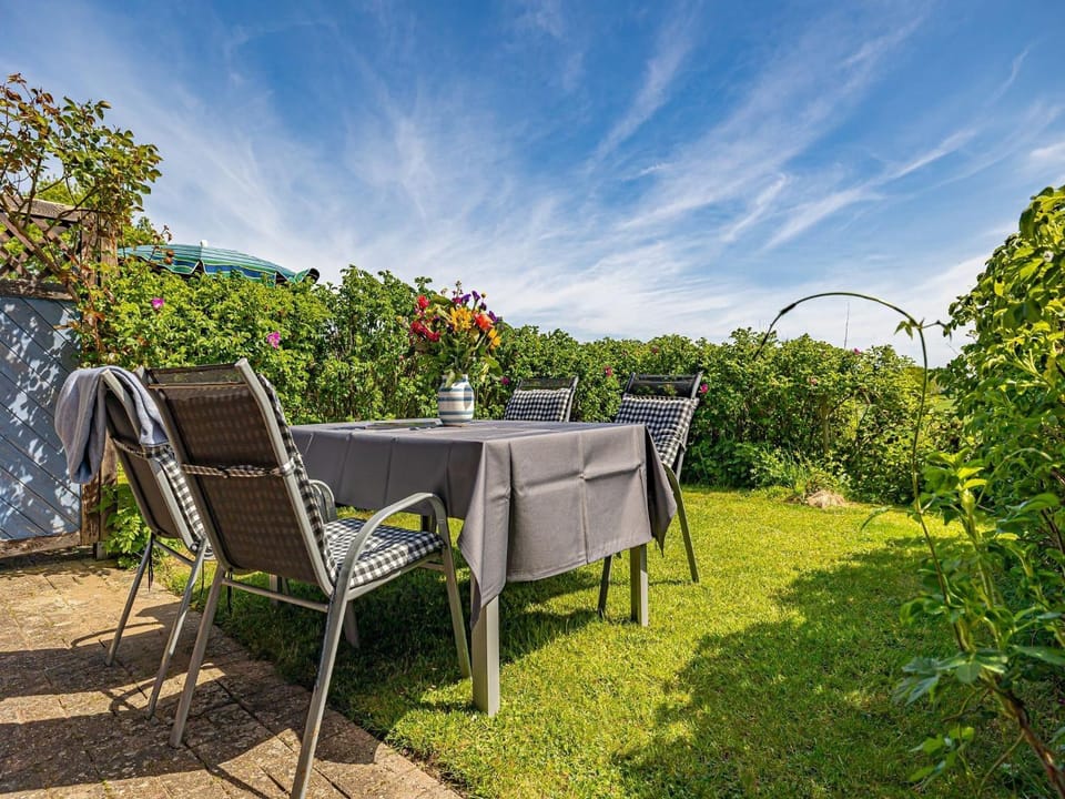 Dining area, Garden view