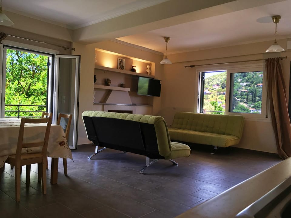 Living room, Dining area