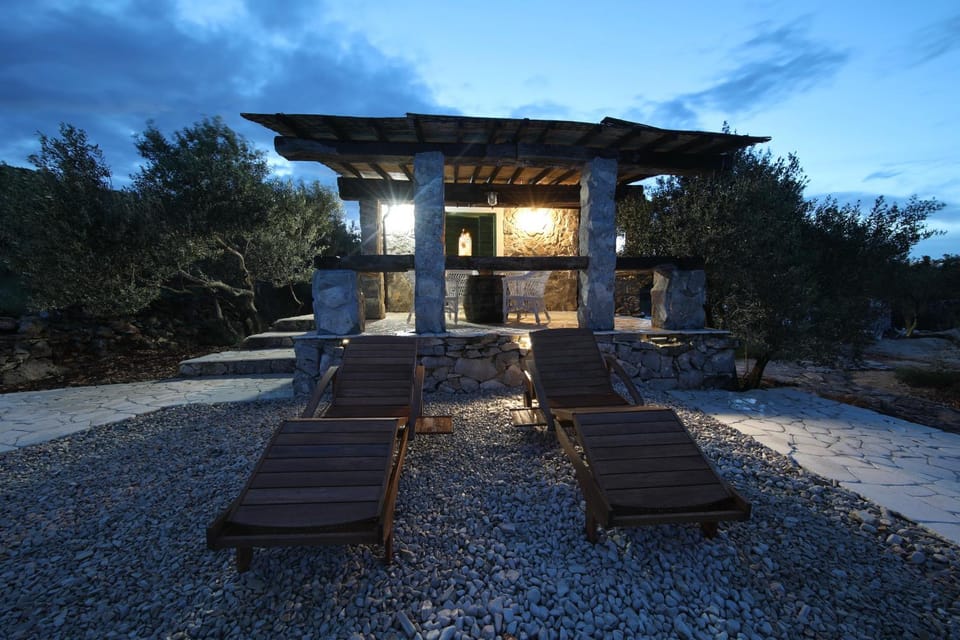 Property building, Patio, Facade/entrance