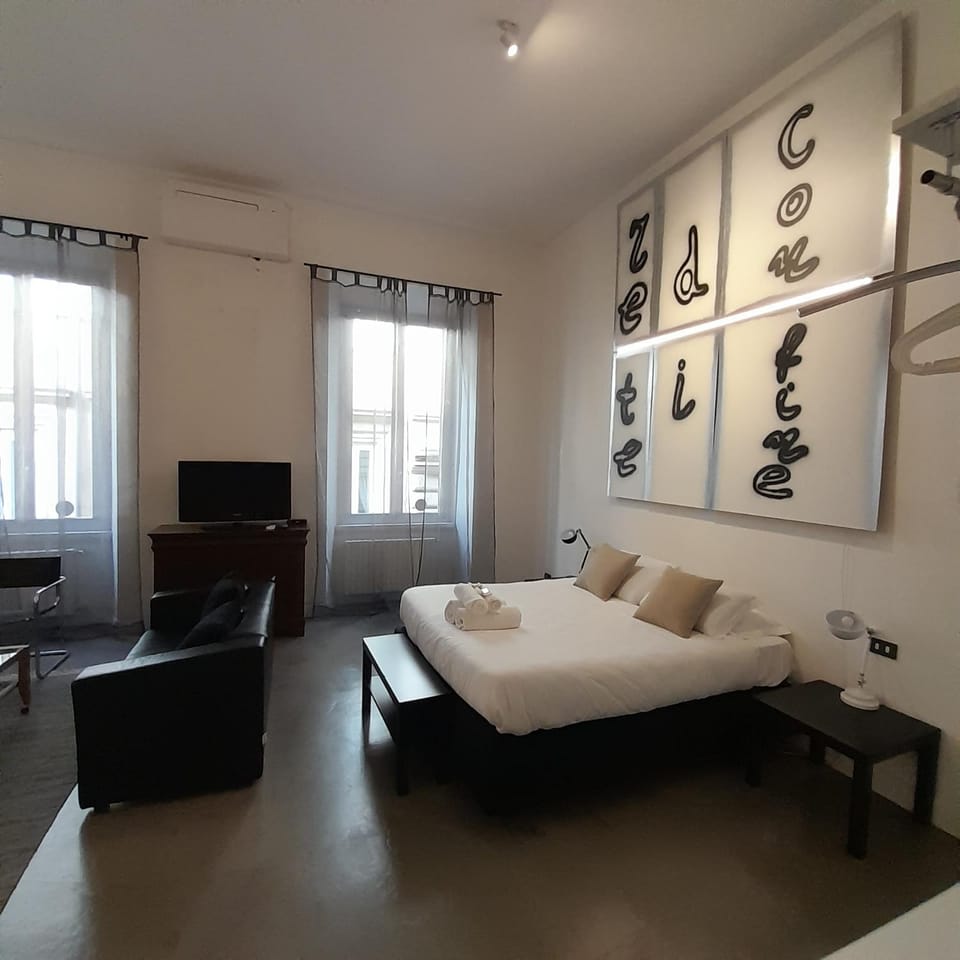 Bed, Photo of the whole room