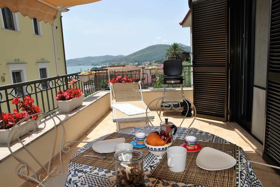 BBQ facilities, Balcony/Terrace
