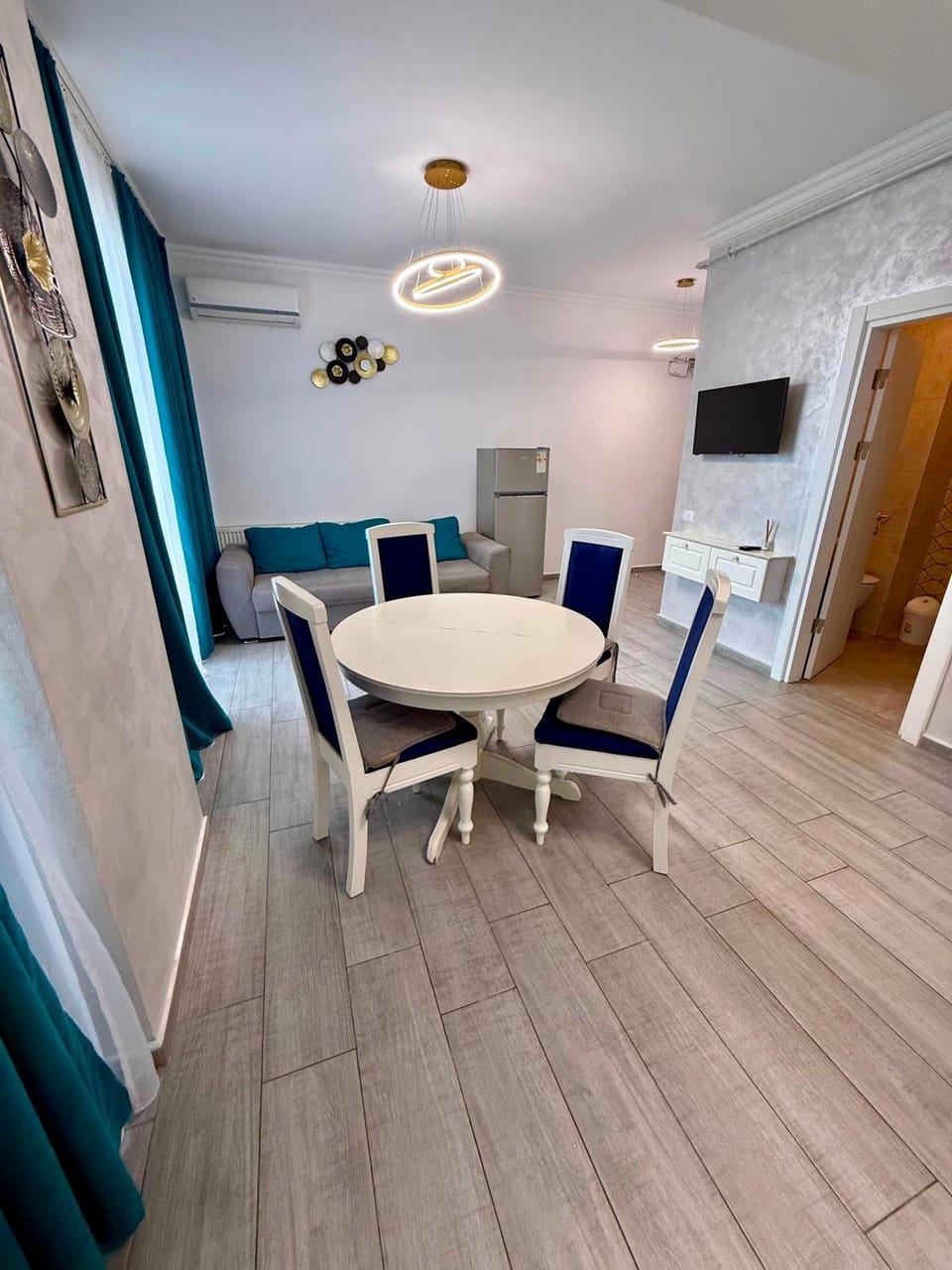 TV and multimedia, Dining area