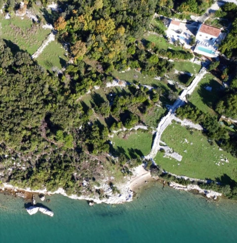 Beachfront Villa with Swimming Pool, Terrace and Sea view Villa in Dubrovnik-Neretva County