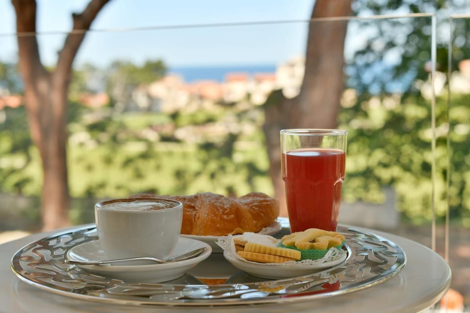 On site, Italian breakfast, Non alcoholic drinks