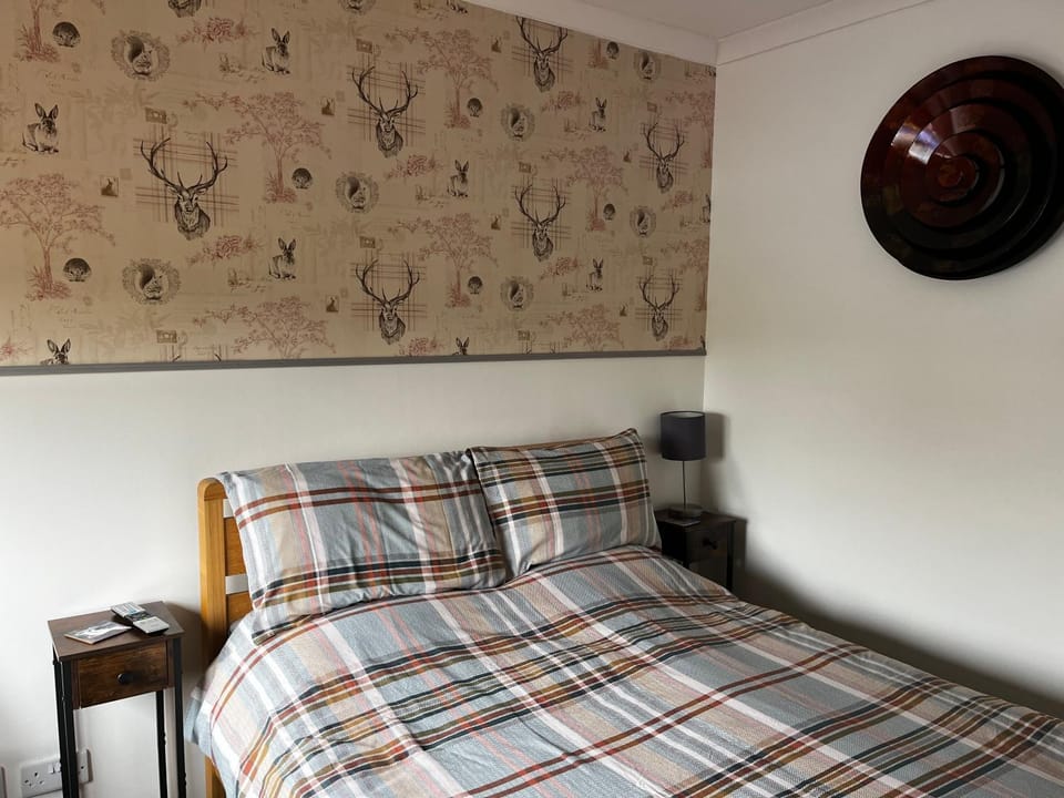 Exclusive Private double room, en-suite wet room Private entrance Apartment in Scotland