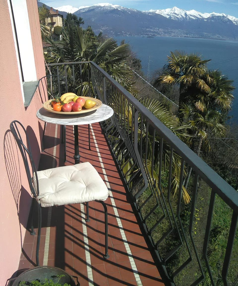 Balcony/Terrace, Lake view