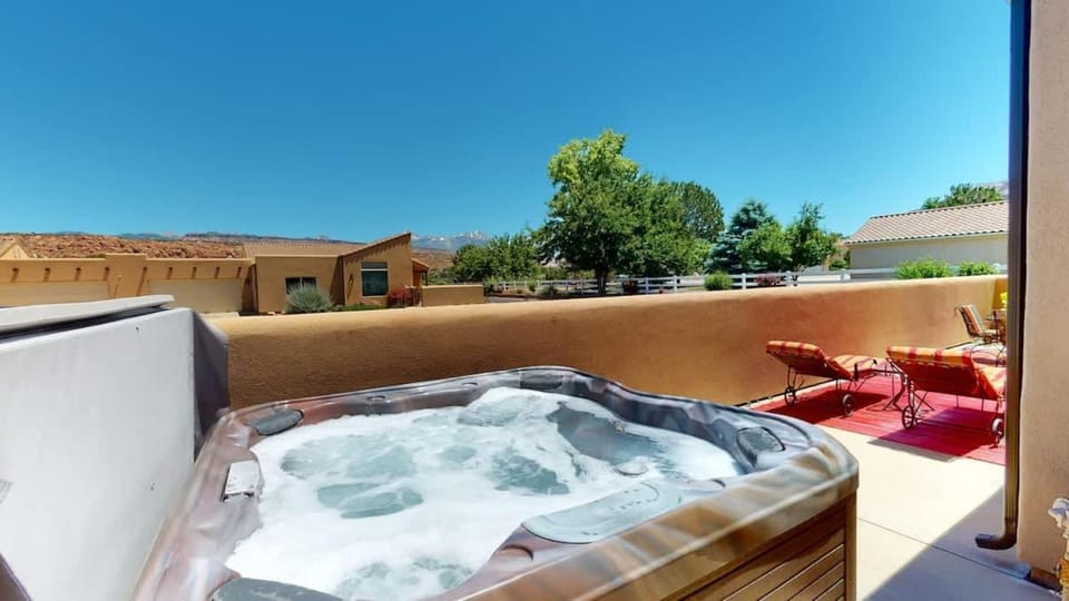 Rim Cove #O2 House in Utah