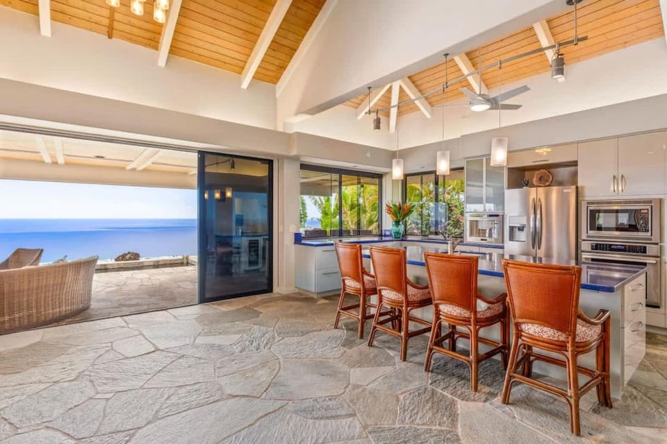 Waterfall House - Hawaii House in Honalo