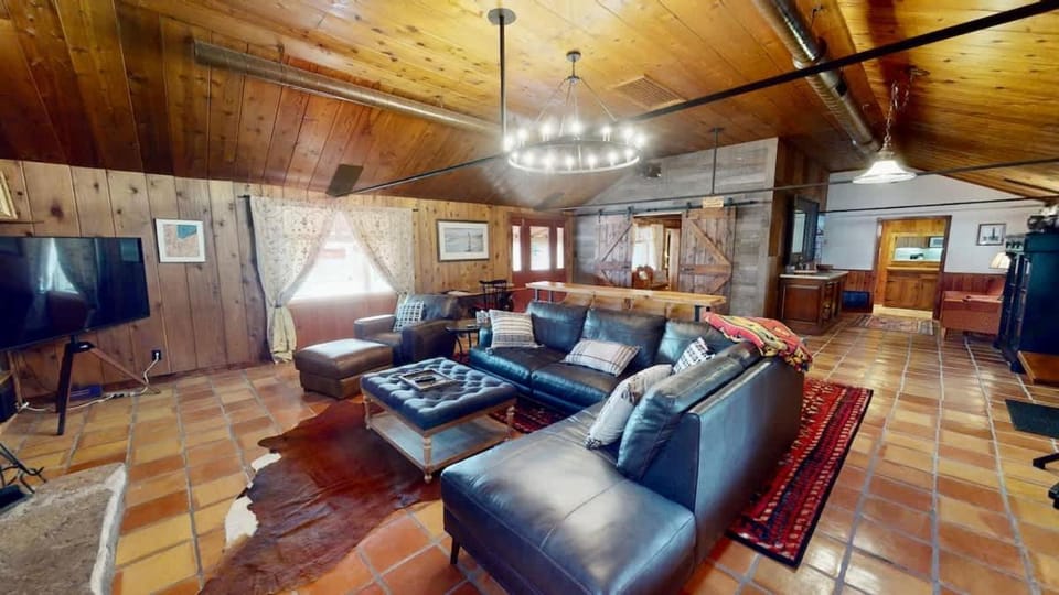Pack Creek ~ The Lodge House in Utah
