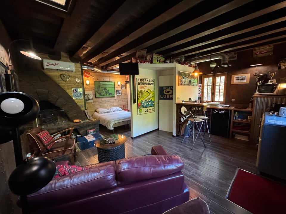 Classic Driver Home 1 Bed and Breakfast in Auvergne-Rhône-Alpes