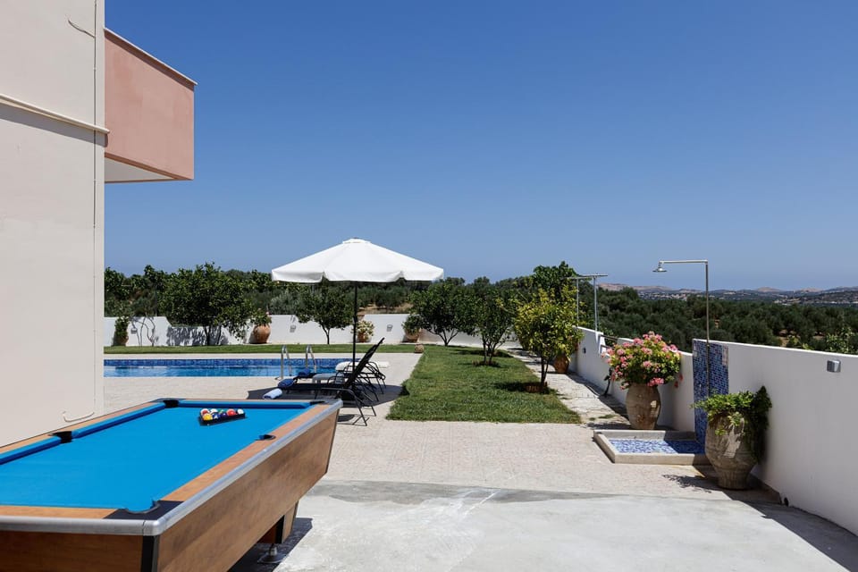 Day, Pool view, Swimming pool, sunbed