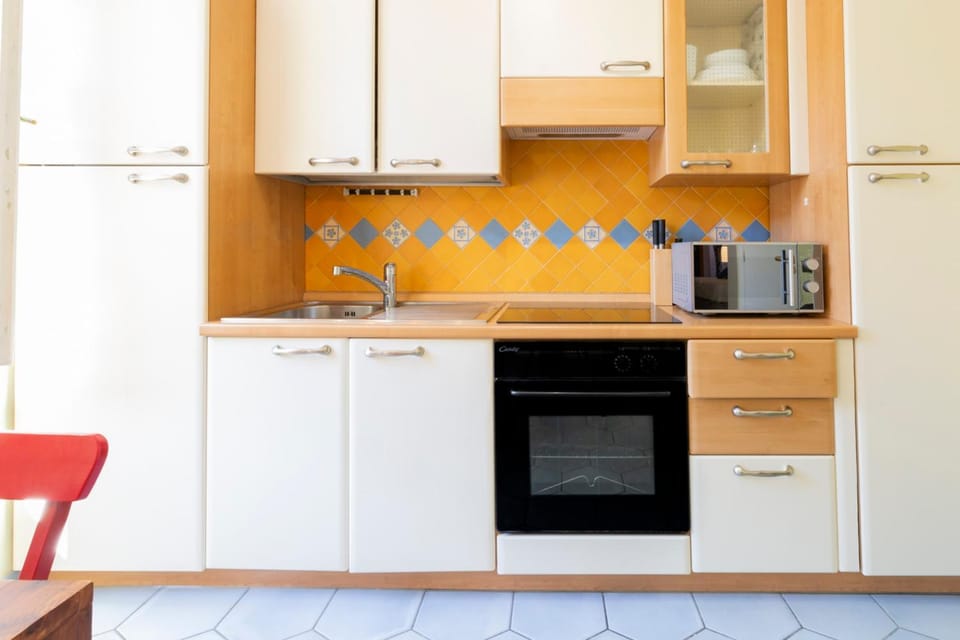 Place Amiral Barnaud Apartment in Antibes