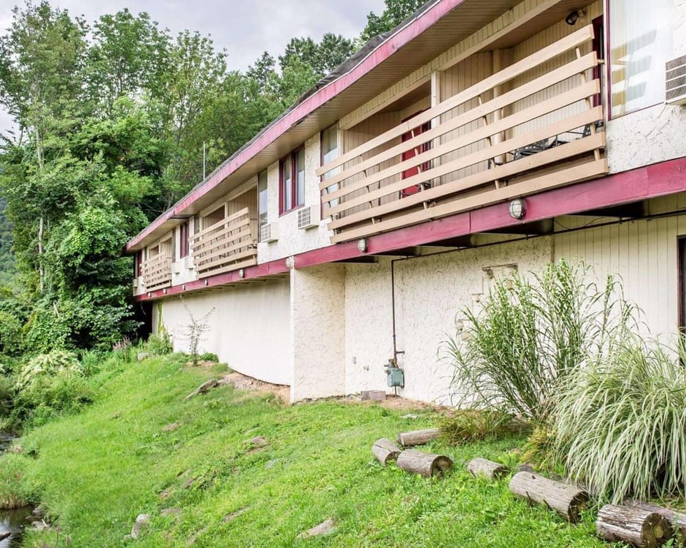 Property building, On site