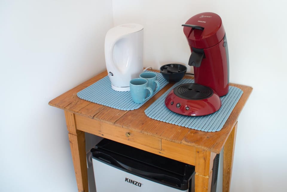 Kitchen or kitchenette, Communal kitchen