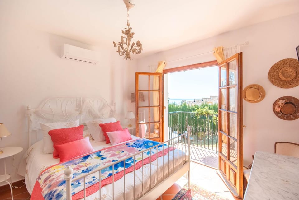 Bed, Balcony/Terrace, Photo of the whole room, Bedroom