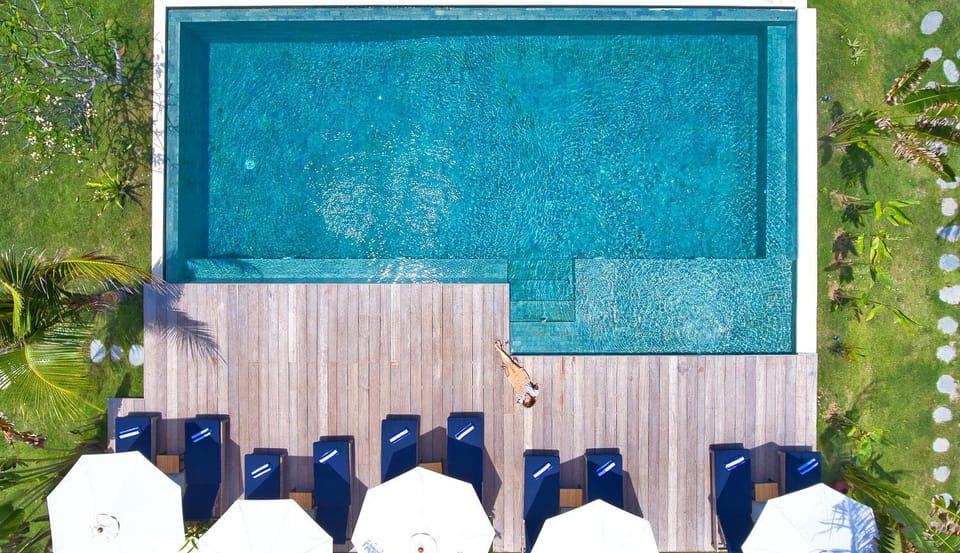 Bird's eye view, Swimming pool