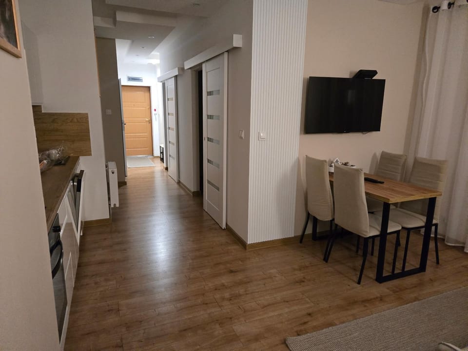 TV and multimedia, Dining area