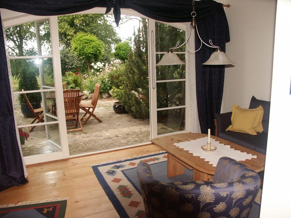 Garden, View (from property/room), Balcony/Terrace, Living room