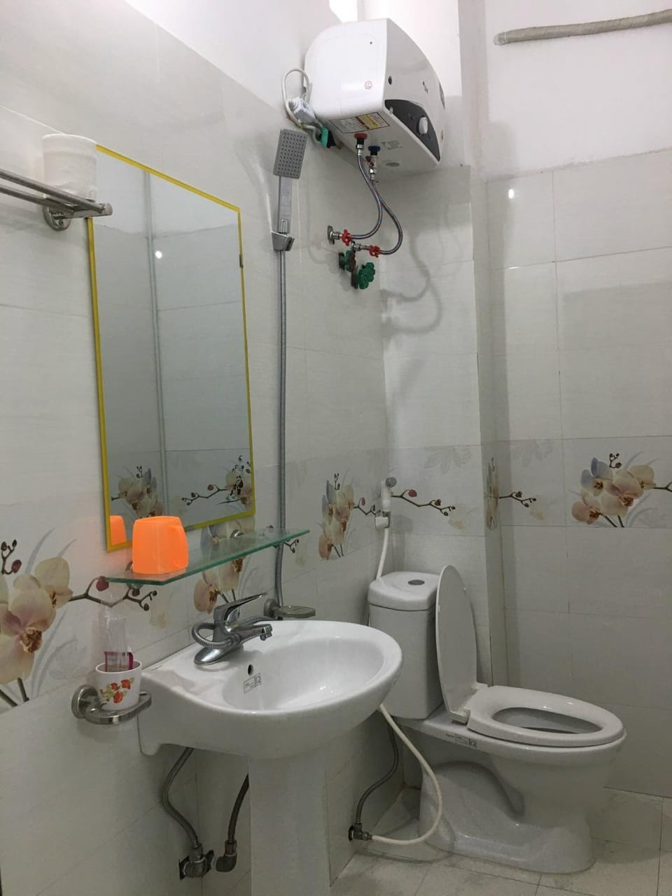 Duc Thang Guest House (Nhà Nghỉ Đức Thắng) Bed and Breakfast in Laos