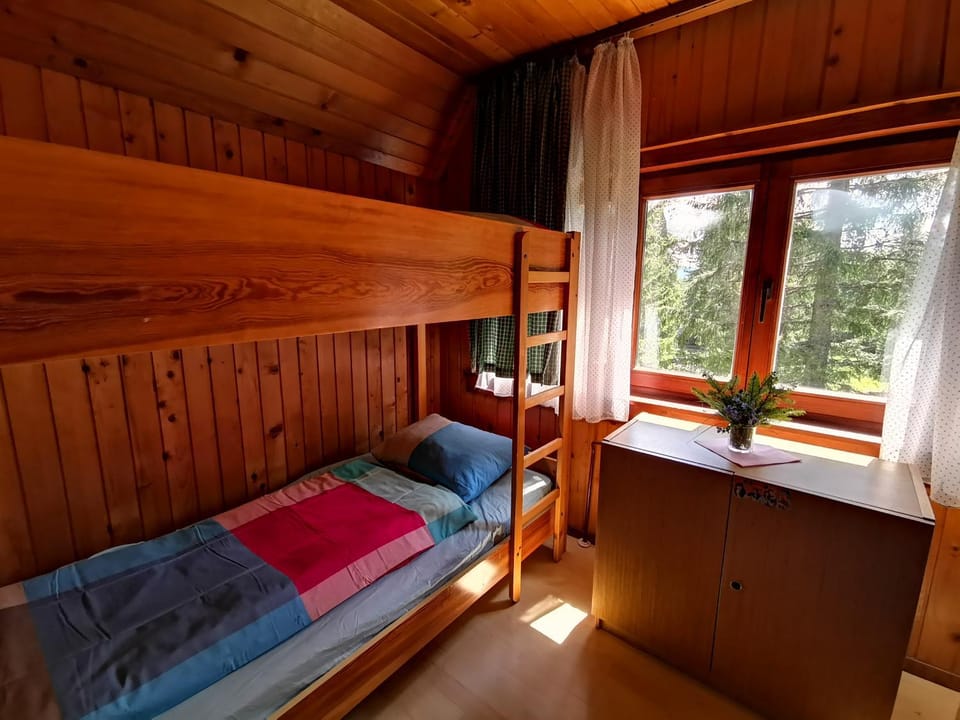 bunk bed