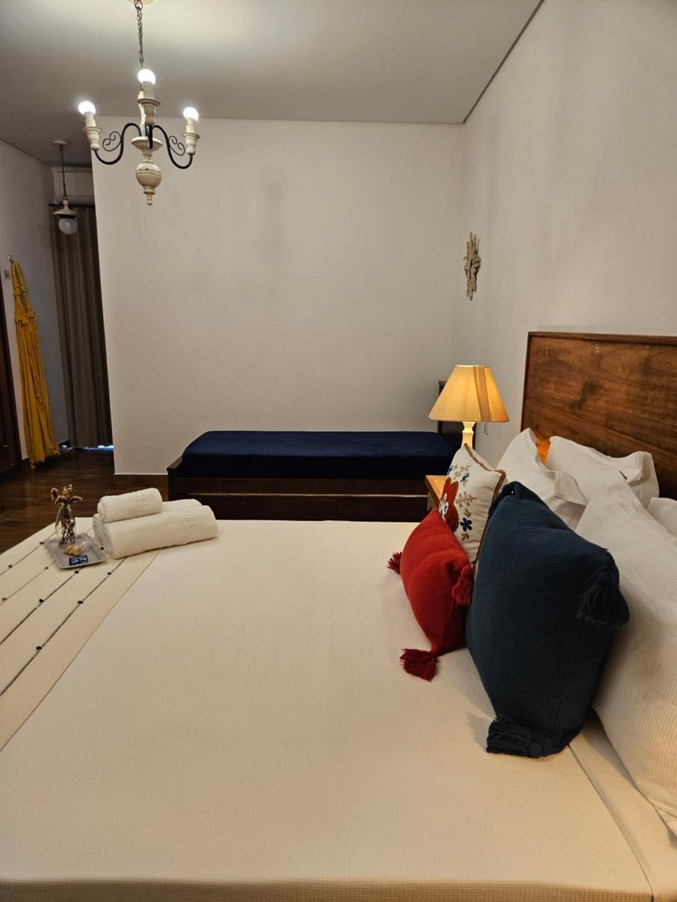 Bed, Photo of the whole room