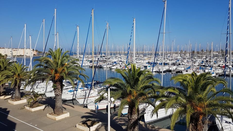 T2 sur le port avec parking Apartment in Gruissan