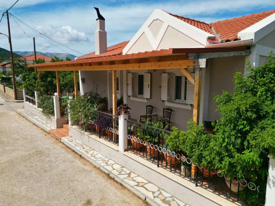 Kalliopi's Home House in Karavomylos
