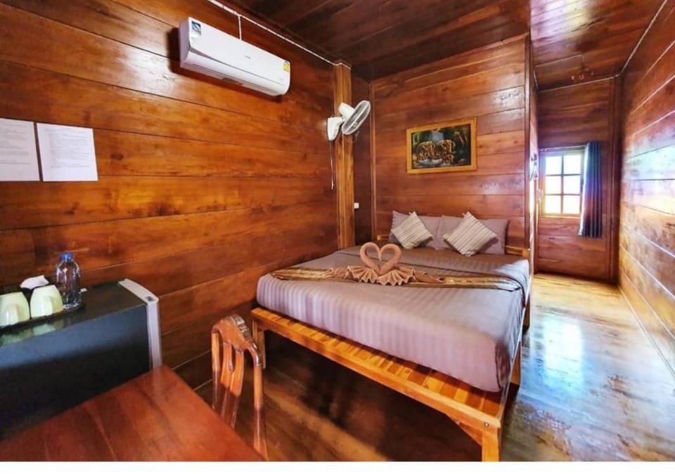 Bed, Photo of the whole room, heating, air conditioner