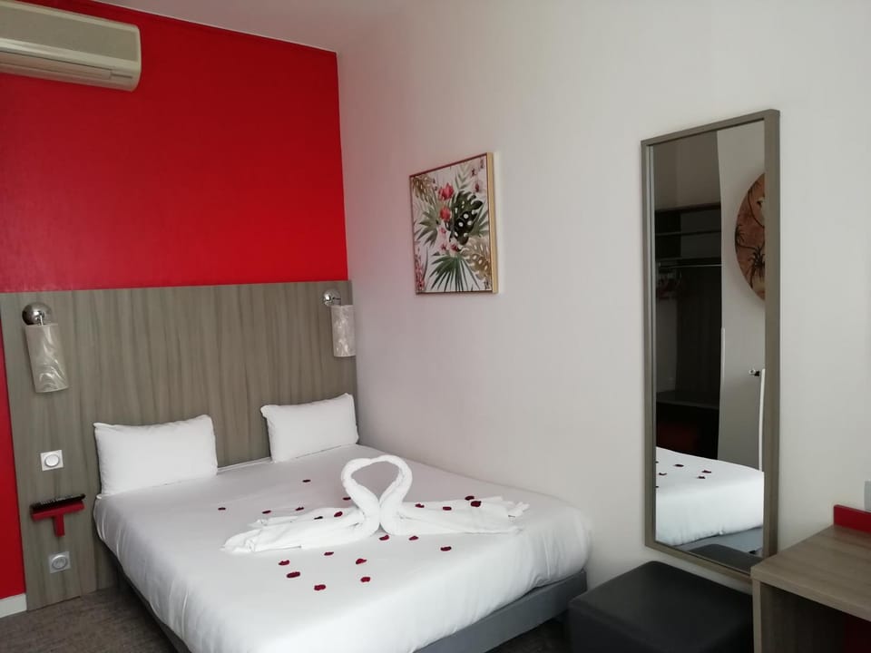 Toilet, Bedroom