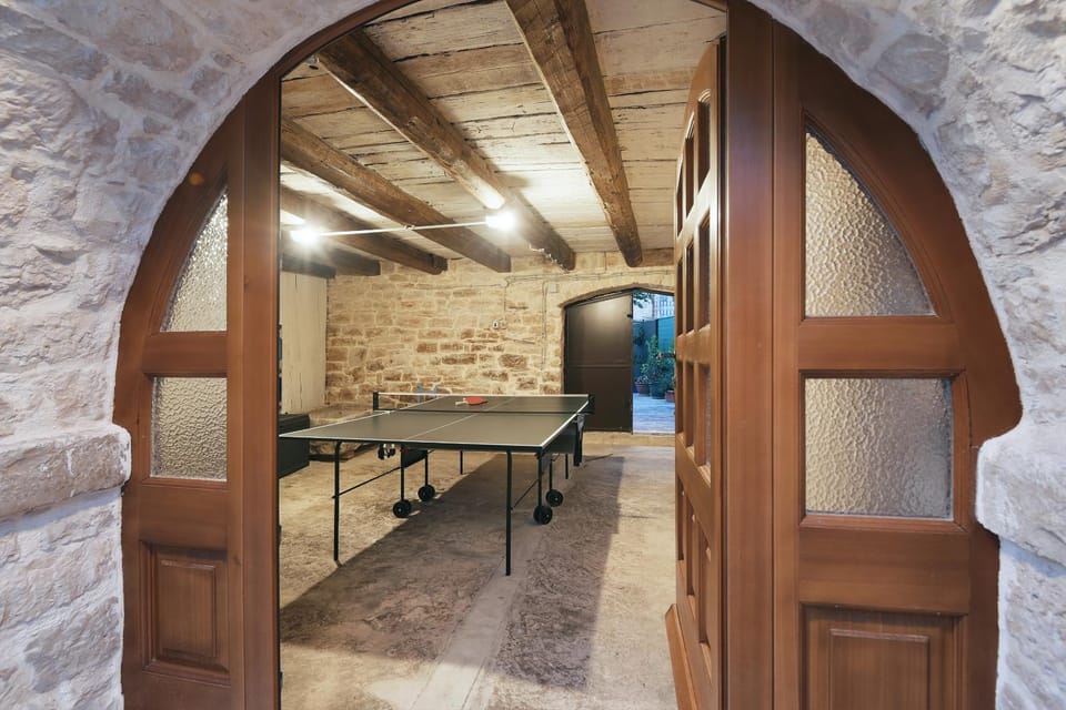 Property building, Game Room, Table tennis