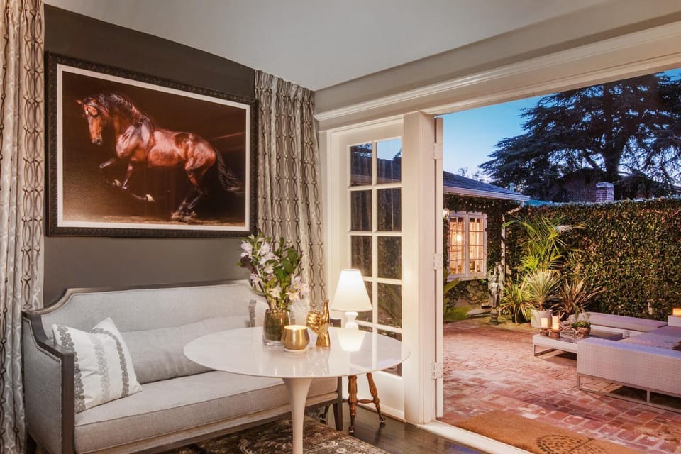 Patio, Living room, Seating area, Garden view