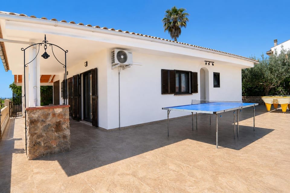 Facade/entrance, Billiard, Table tennis, Entertainment