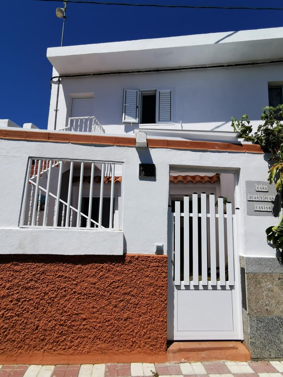 Facade/entrance