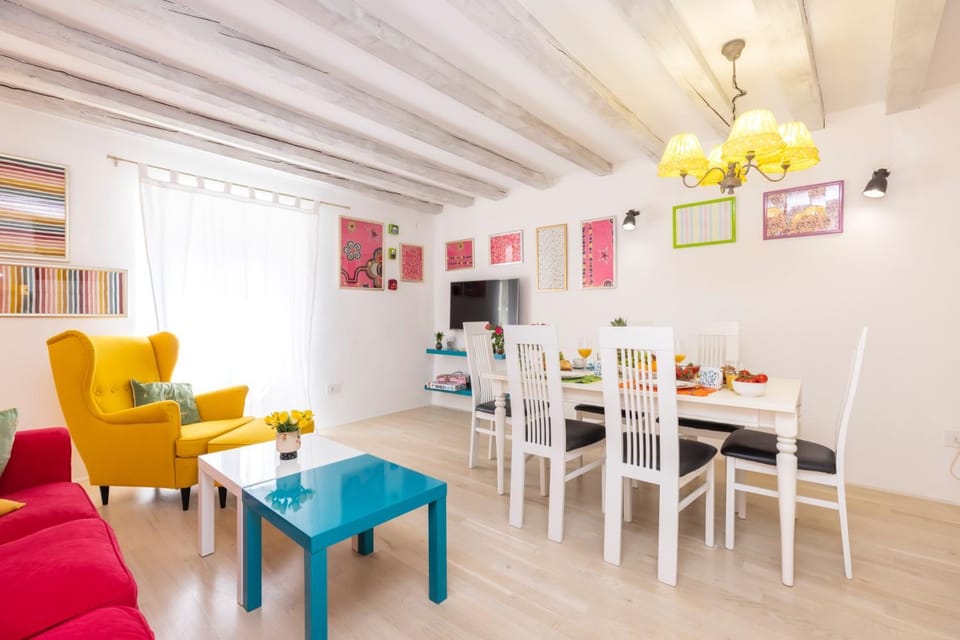 Living room, Dining area