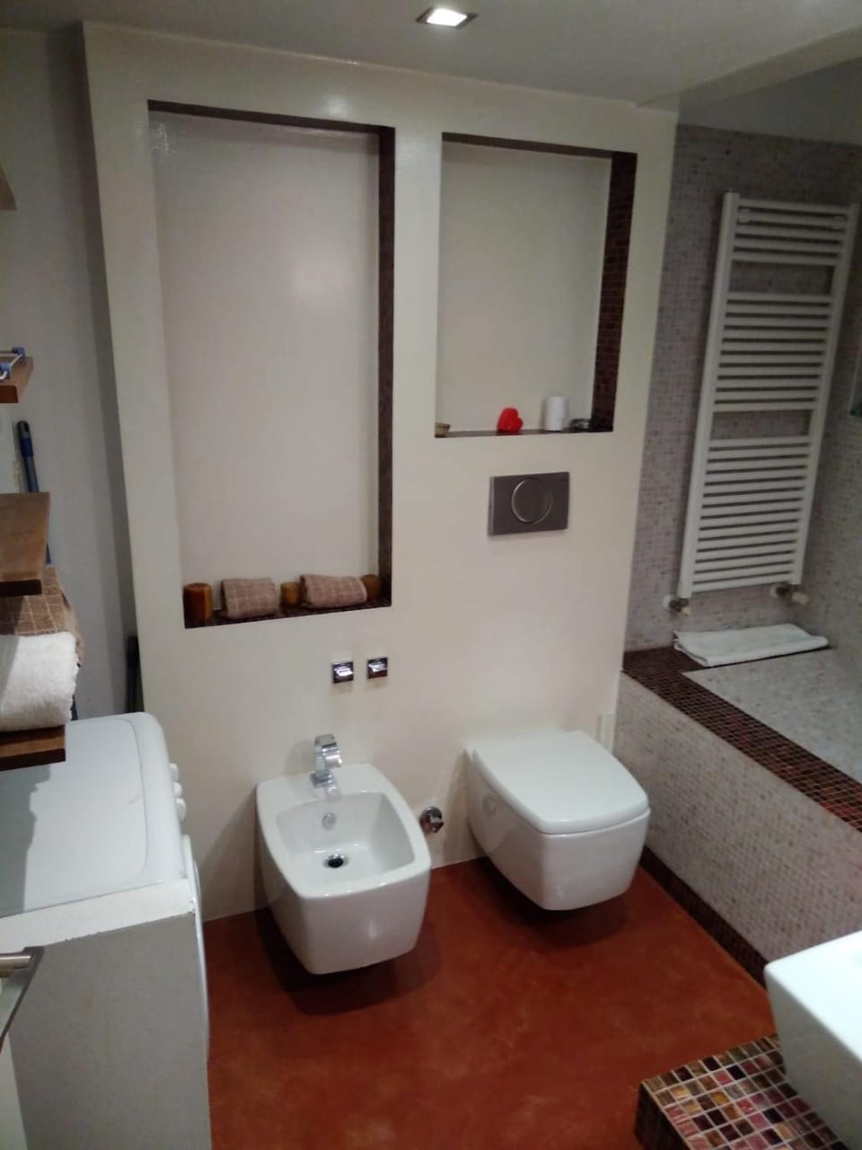 Toilet, bidet