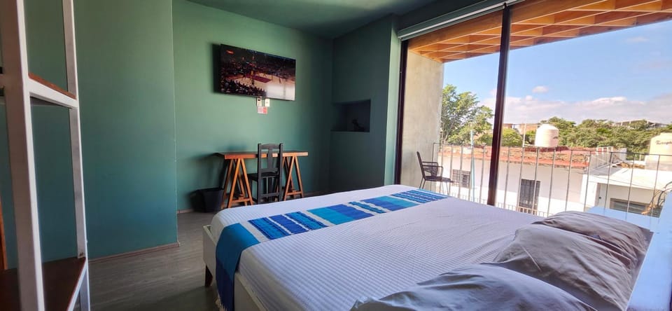 Bed, TV and multimedia, Balcony/Terrace, Photo of the whole room