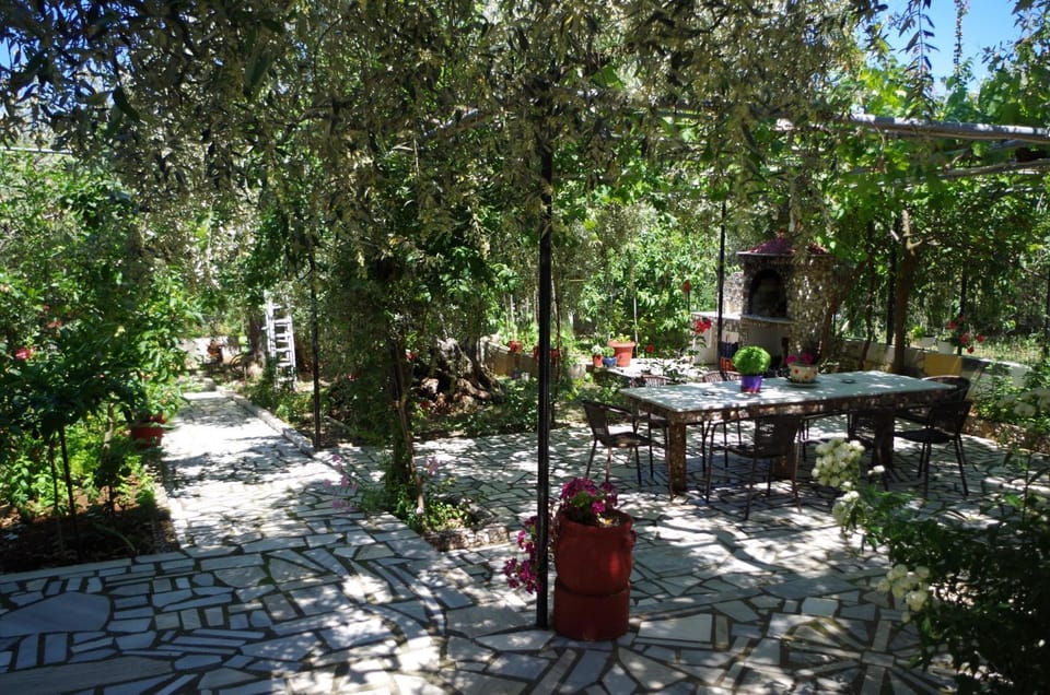 Day, Garden, Dining area