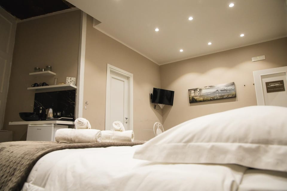 Residence Black & White Bed and Breakfast in Naples