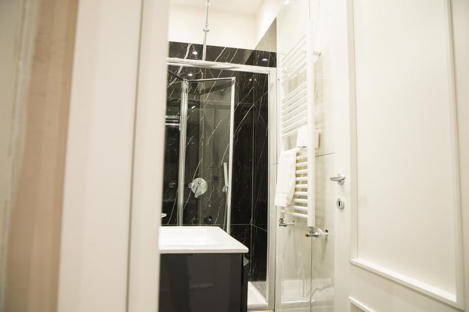 Residence Black & White Bed and Breakfast in Naples
