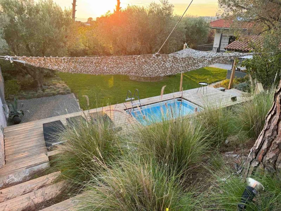 Patio, Day, Natural landscape, Garden, Garden view, Pool view, Swimming pool, sunbed